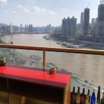 重庆艳子之家普通公寓（南滨路分店）与道路普通货运 旅途中的温馨驿站与便捷物流