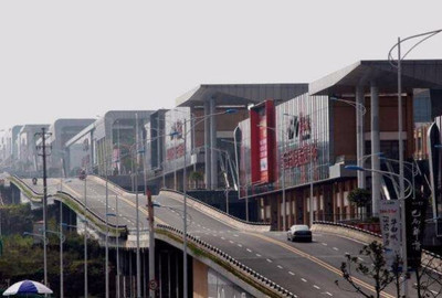 重庆波浪形公路 城市特色与货运适应性的融合